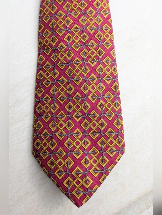 Hermes Paris 100% Silk Tie Made In France Classic Red Gold Print Luxury Office