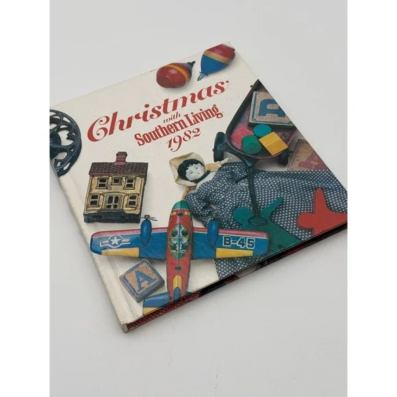 Vintage Christmas with‎ Southern Living 1982 Hardcover Holiday Decor Crafts Book