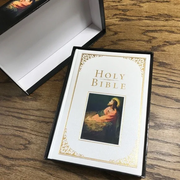 Holman Family Bible KJV Deluxe White Bonded Leather-Over-Board Gold Gilt 2022‎