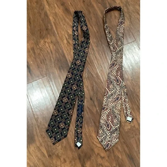 2 Oscar De La Renta  Men's Silk Tie Made in USA