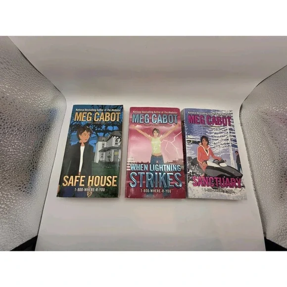 Lot of 3 books 1-800-WHERE-R-YOU Series Meg Cabot YA Vanished