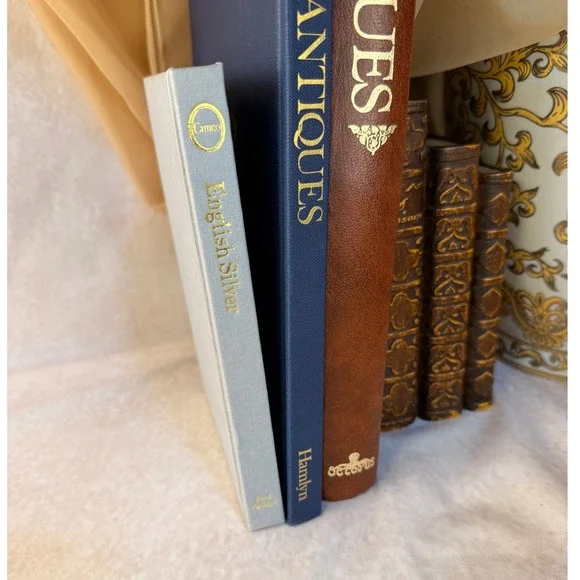English Silver Book-Vintage‎