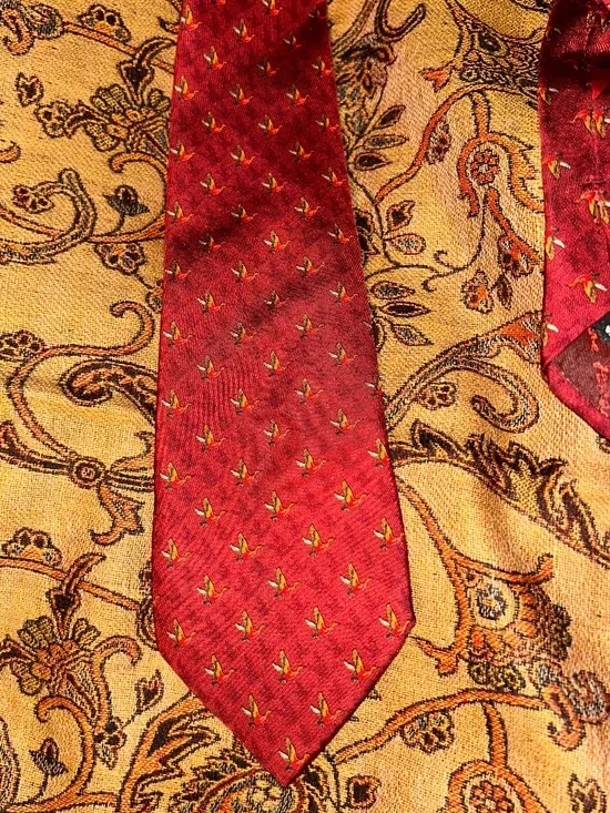 Salvatore Ferragamo red 100% silk flying ducks mens tie