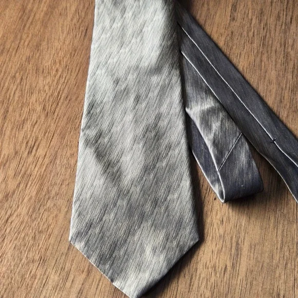 Burma‎ Bibas Mens Silk Necktie Gold Bronze Black Textured Metallic Made in USA