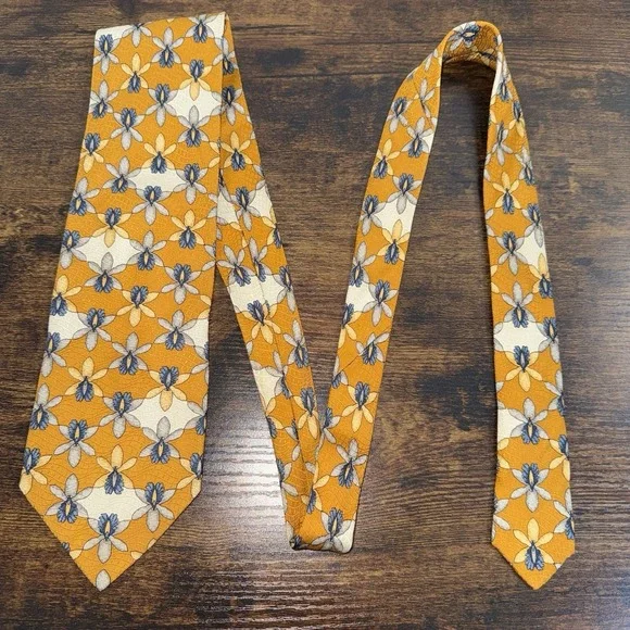 Vintage Omaggio By Robert Talbott Finest Silk From Italy Neck‎ Tie