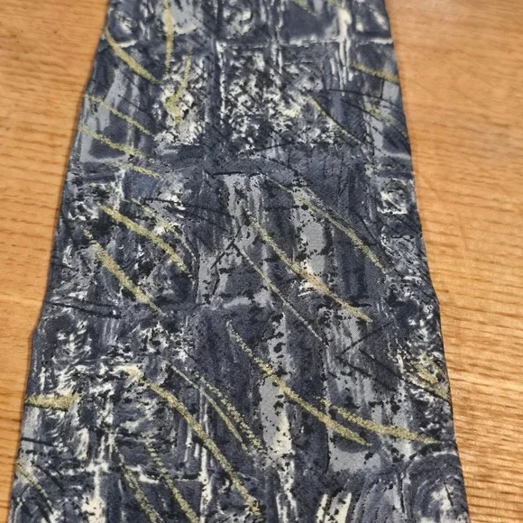 J‎ Ferrar Mens Silk Tie Grey Gold Abstract Brushstroke Italian Printed Necktie
