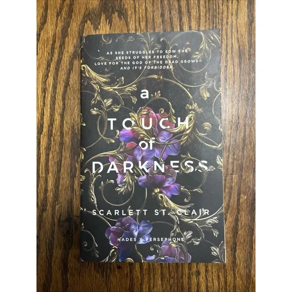 A Touch of Darkness; Hades x Persephone Saga, 1- 9781728258454, paperback, Clair