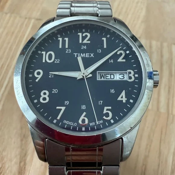 Timex men’s blue dial stainless steel silver tone classic watch NEW BATTERY