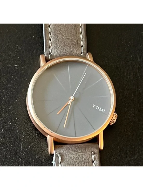 EUC Tomi Mens watch -gray leather band 40mm