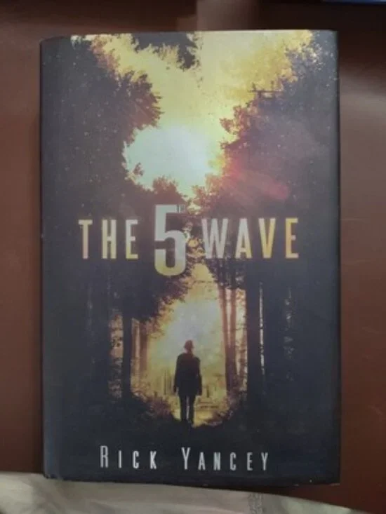 The 5th Wave-Rick Yancey (2013, HC) 1st/1st extraterrestrial aliens Book #1