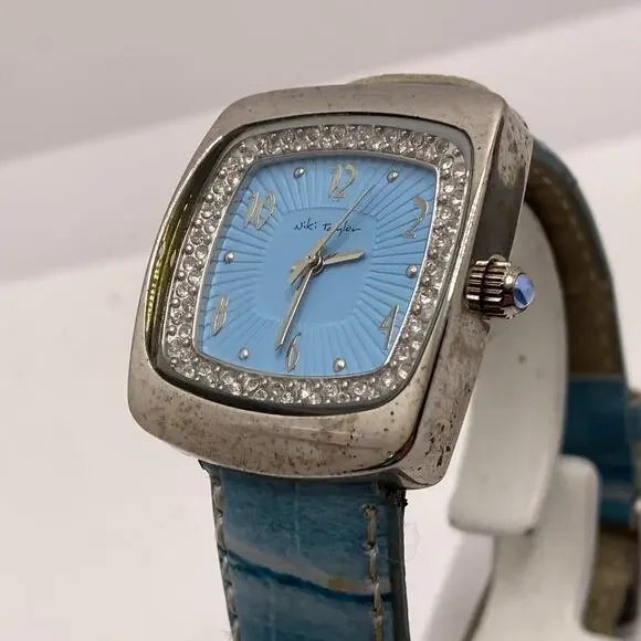 Nikki Taylor Womes Vintage Rhinestone Watch New Battery