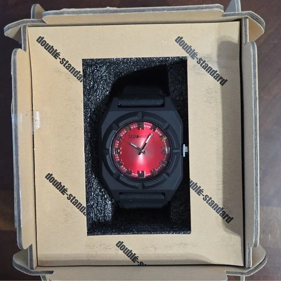 NIB doublE-standard RE-VOLT Gradient Tomato Fashion Watch. Red and Black,Unisex
