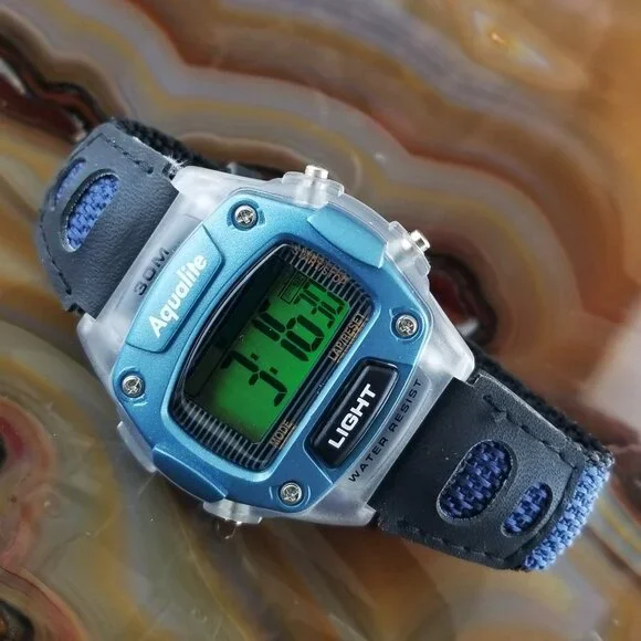 New Vintage Mens Aqualite Digital Alarm Chronograph Timer Sports Watch
