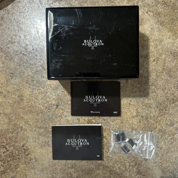 Bulova Accutron Corvara C59250 65B123 Men's Watch links and box Only