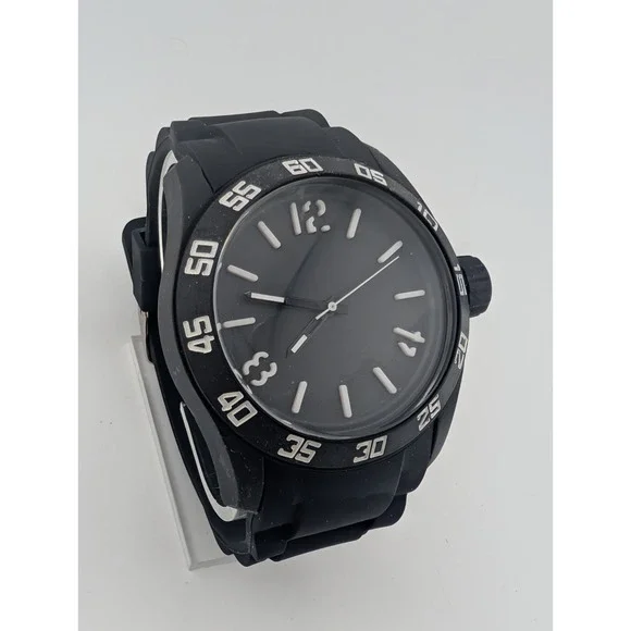 Men's Quartz Watch 49mm Case Black Silicone Band- New Battery
