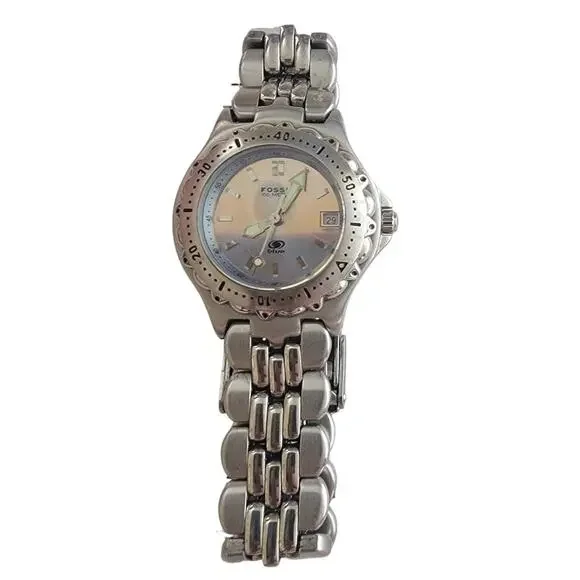 Fossil Womens Watch 30mm Champagne Dial Silver Case Stainless Bracelet Quartz