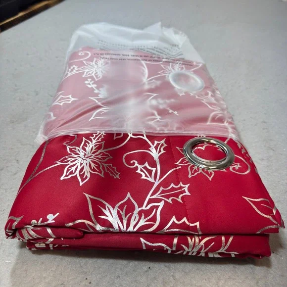 Unbranded Curtain Pair Unisex OS Red Like New Silver Poinsettia Grommet Festive