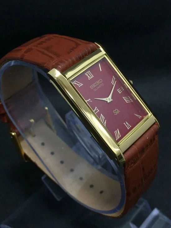 Vintage Style Seiko Quartz Mens Gold Watch & Red accents W/ Leather Strap