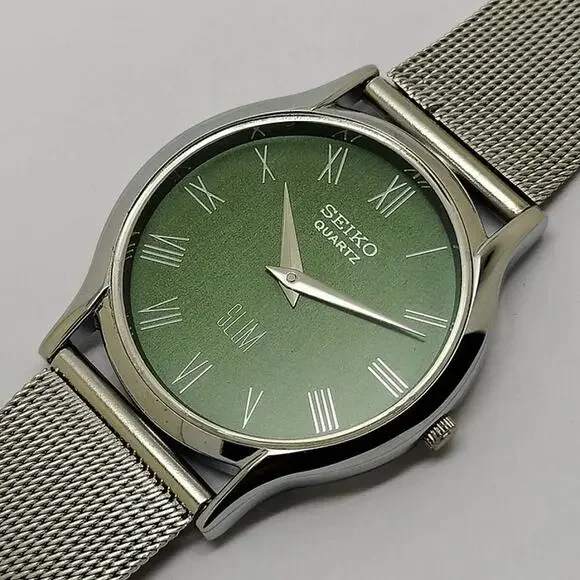 Vintage Style Seiko Quartz Mens Silver Watch & Green accents W/ Metal Strap