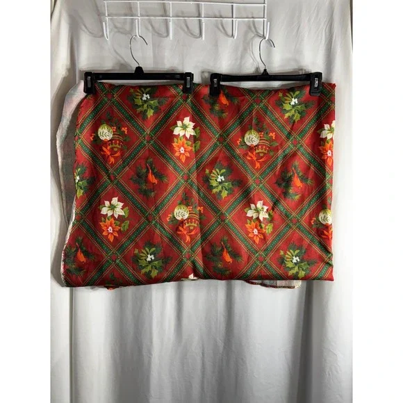 Vintage Christmas Holiday‎ Fabric Red Green Plaid Poinsettias Fabric Oval