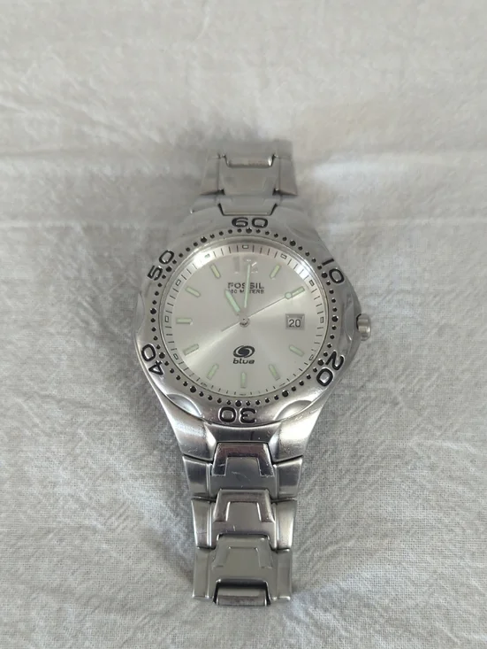 Vintage Fossil Blue AM-3572 Men's Sport Watch - Silver Sunburst Dial 100M