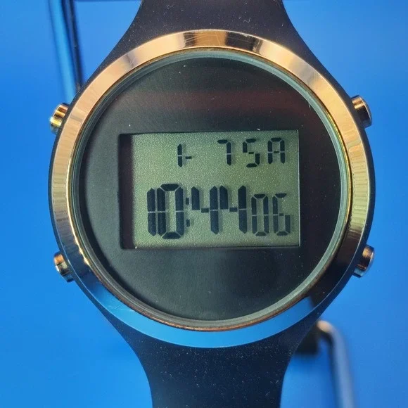 Vintage 2007 INC International Concepts 36mm Mens‎ Digital Quartz Sport Watch
