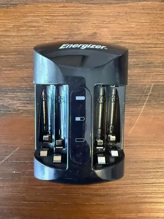 Energizer NiMH AA AAA Battery Charger 4-Slot Rechargeable Battery Charger Black