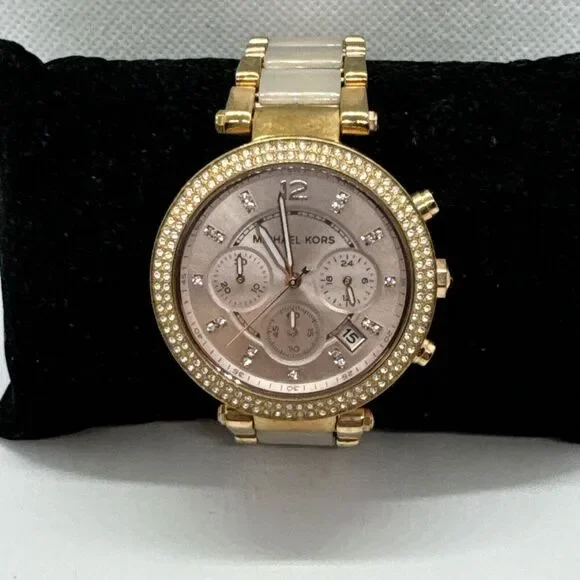 Michael Kors Parker MK5896 Women Rose Gold Analog Dial Quartz Wrist Watch JNA404