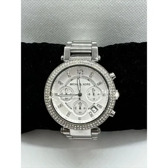 Michael Kors MK5353 Women Silver Stainless Steel Analog Dial Wrist Watch JNA379