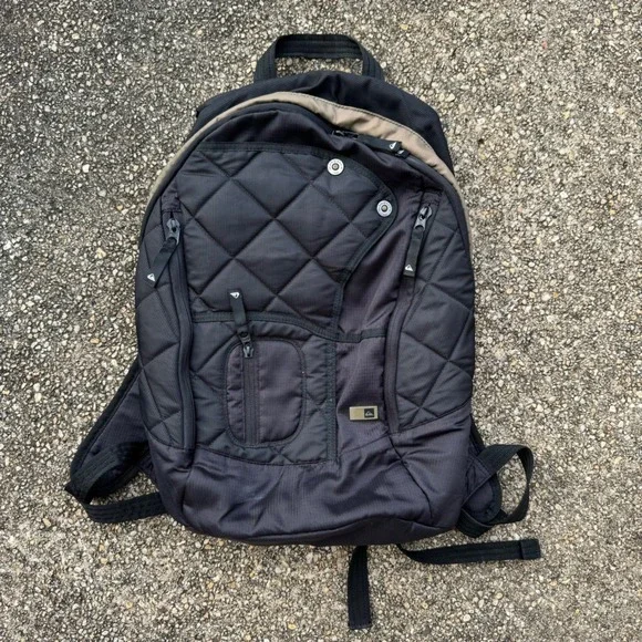 Quiksilver Quilted‎ Backpack Black Travel School Outdoor Bag Vintage