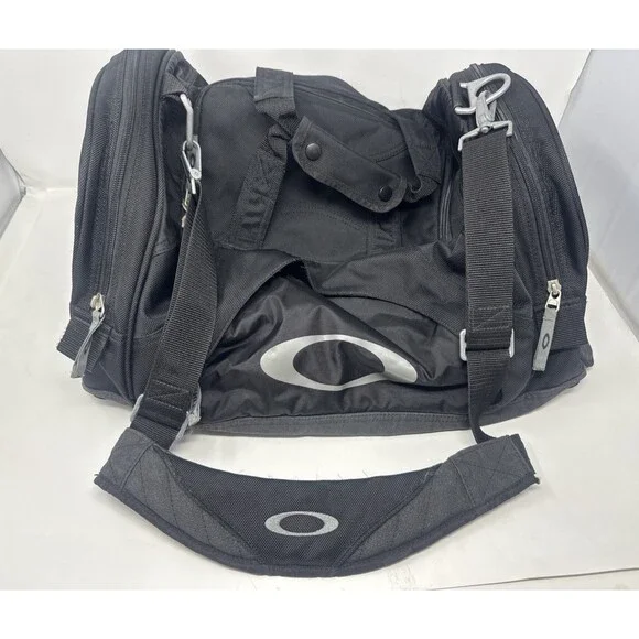 2010’s Oakley Heavy Payload Duffel Bag -  Black - Shoe Pocket NICE black large