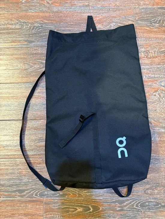 ON Cloud Running Slim Ambassador Backpack With Adjustable Strap 24X14