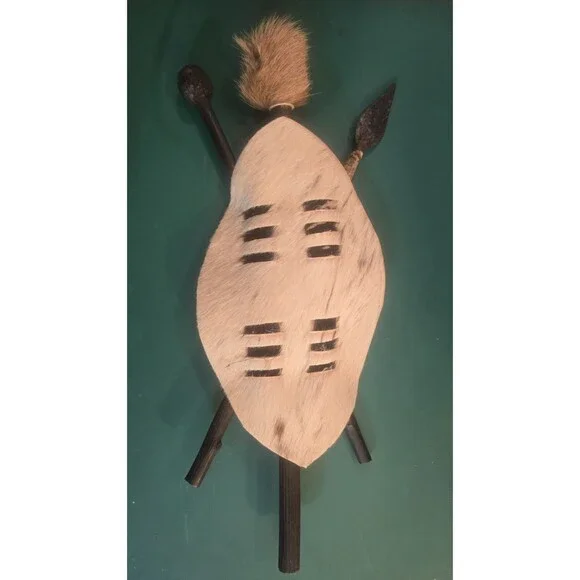Souvenir Zulu Tribal Cowhide Shield Spear & Club Isihlangu Iklwa Knobkierie 14