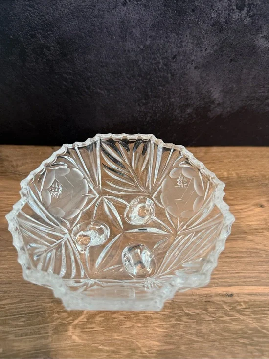 Vintage Clear Pressed Glass Decorative Bowl - Classic Home Accent with 3 feet