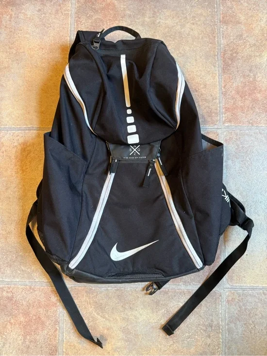 Nike Black and White Men's Sports Backpack