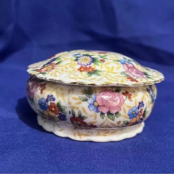 Vintage Gold castle Vintage Floral Trinket Box Made In Japan EUC
