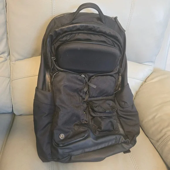 Rare Out Of Print Lululemon Cruiser Backpack Bag Black‎ Pockets Zip