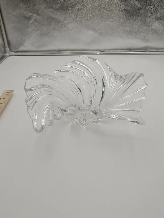 Mikasa Clear Swirl Sculpted Glass Centerpiece Bowl