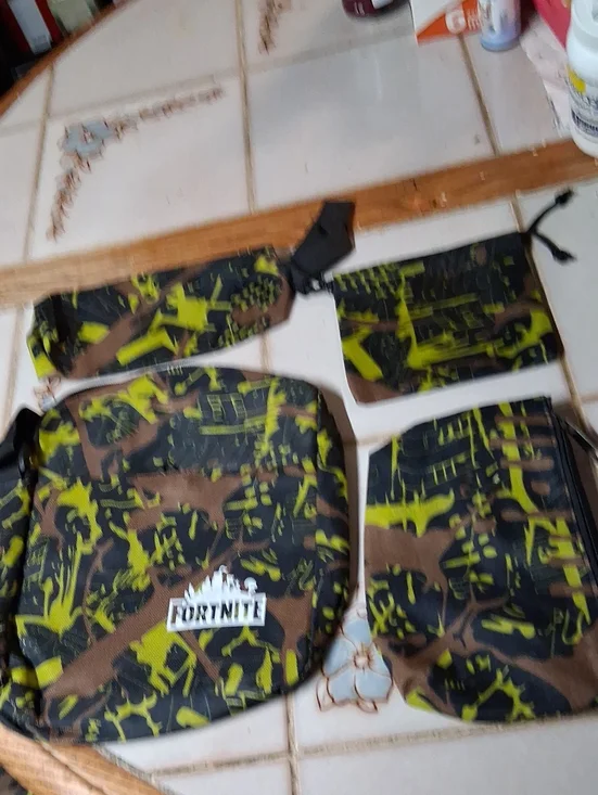 Fortnite Green Camo Accessory Bag Set