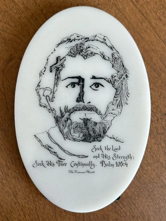 The Face Of Christ Etched Oval Stone Joe Castillo Tennessee Mint Cross