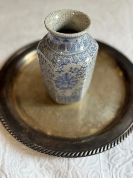Blue and White Crackle Glazed Porcelain Vase