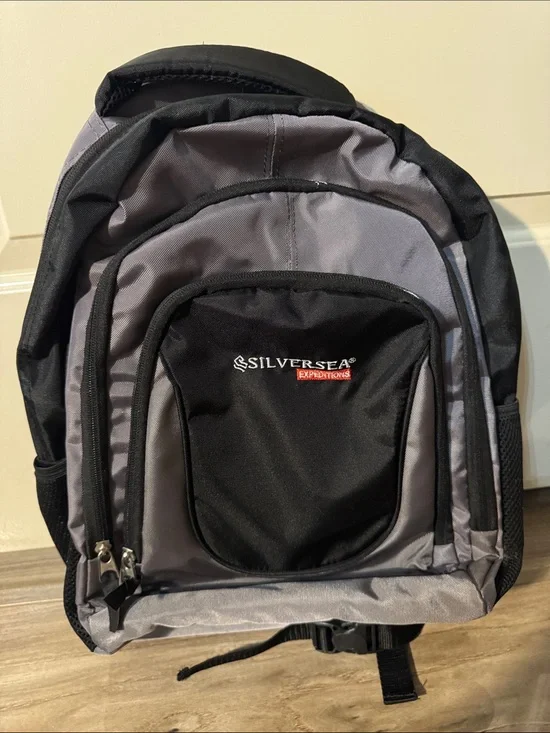 SilverSea Gray Black Men's Top Handle 3 zippered compartments Backpack
