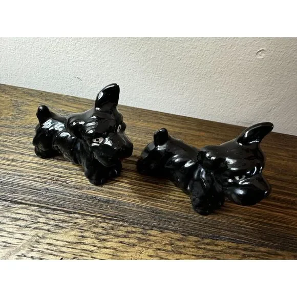 2 vintage ceramic scottie dogs, Scottish terriers