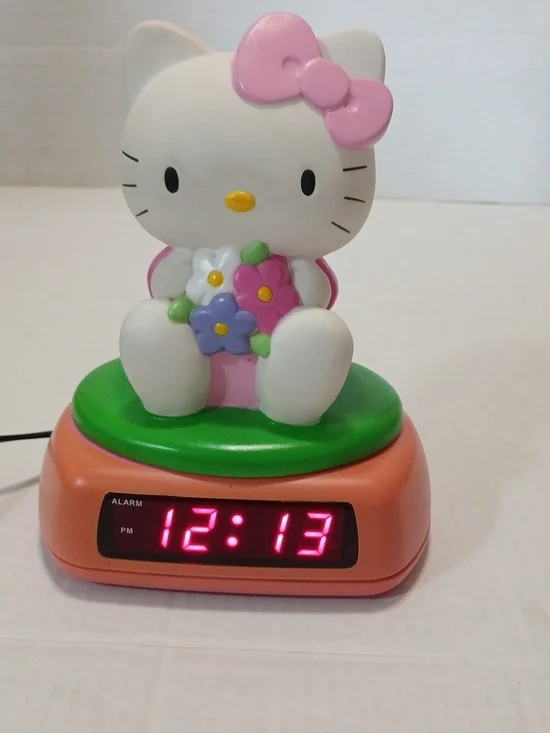 VTG Saniro Y2K Hello Kitty Pink Bow Flower ALARM Clock NIGHT LIGHT(NEEDS BULB)