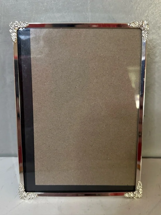 SHEFFIELD HOME Silver METAL Raised Floral Design Corner 5 x 7 Picture Frame NEW