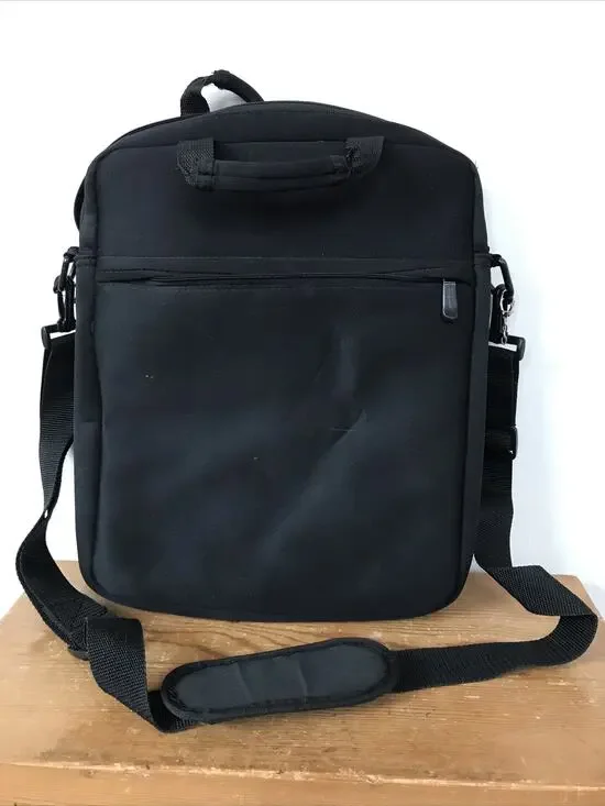 Targus Black Shoulder Laptop Tablet Computer Electronics Messenger Bag 16
