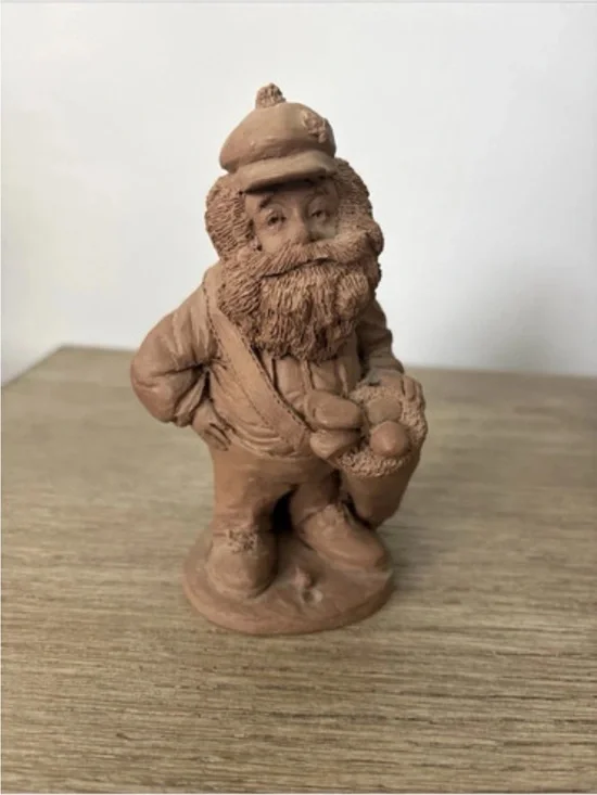 Vintage clay look carved Resin Golf Santa Figurine