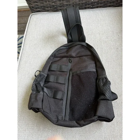 VIPERADE CHS1 Lightweight EDC Sling bag black NWOT