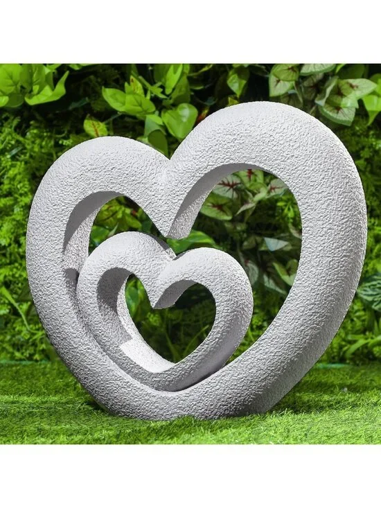 Heart-Shaped Garden Sculpture - Resin Outdoor Statue for Lawn, Patio & Memorial