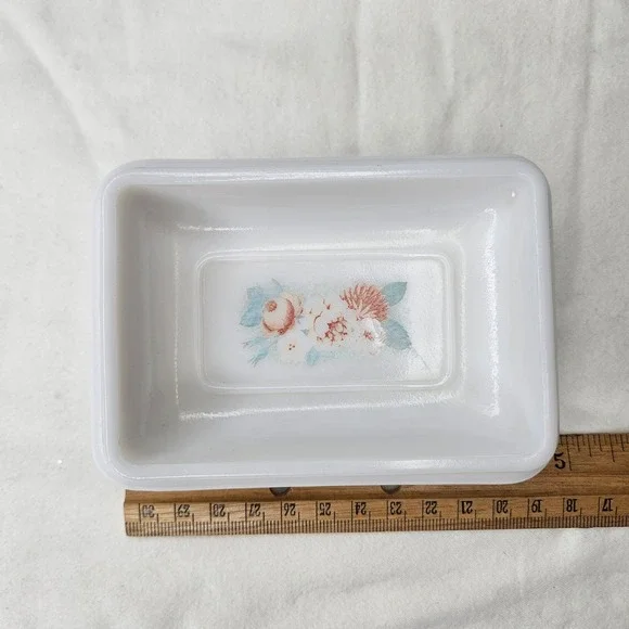 Avon White Milk‎ Glass Floral Soap Dish Rectangular Pedestal Trinket Tray Vtg